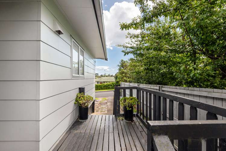 2/8 Helena Street Massey_17