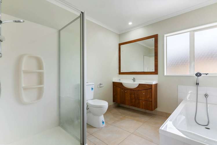 32 Coachman Drive Flat Bush_15