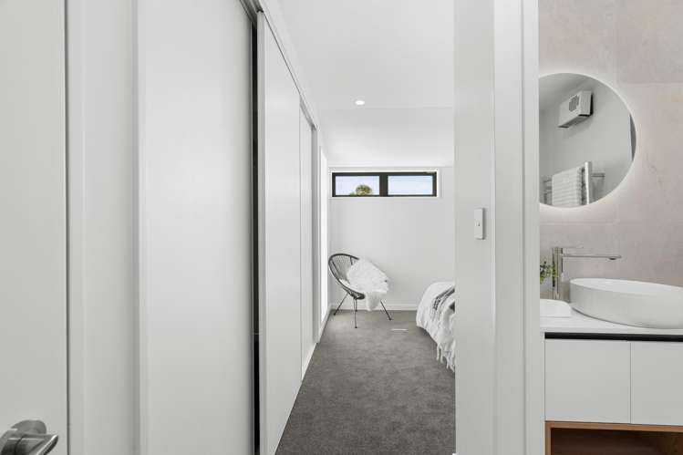 4/5 Clarence Street South Addington_12