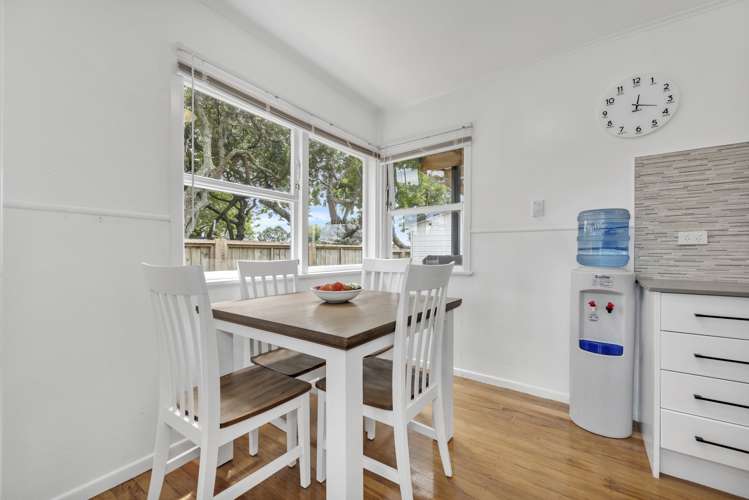 15 Waikaremoana Place Pakuranga Heights_15