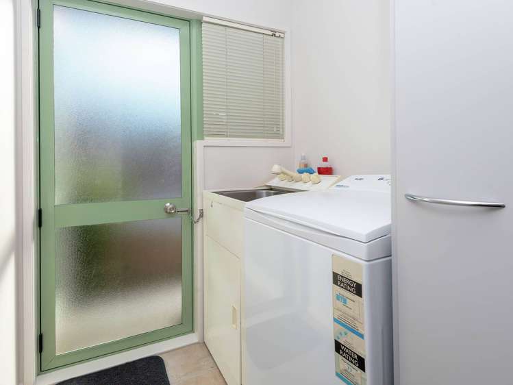 2/30 Uxbridge Road Mellons Bay_10