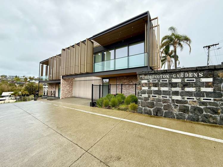 1B/42 Codrington Crescent_0