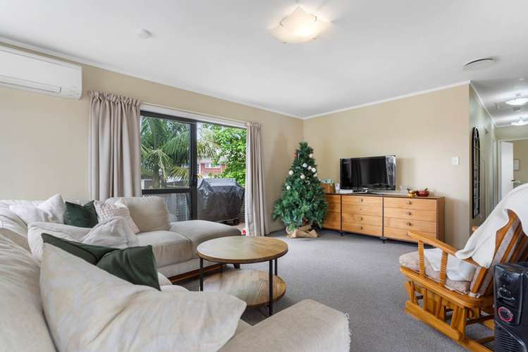 2/67 Cascades Road Pakuranga Heights_2