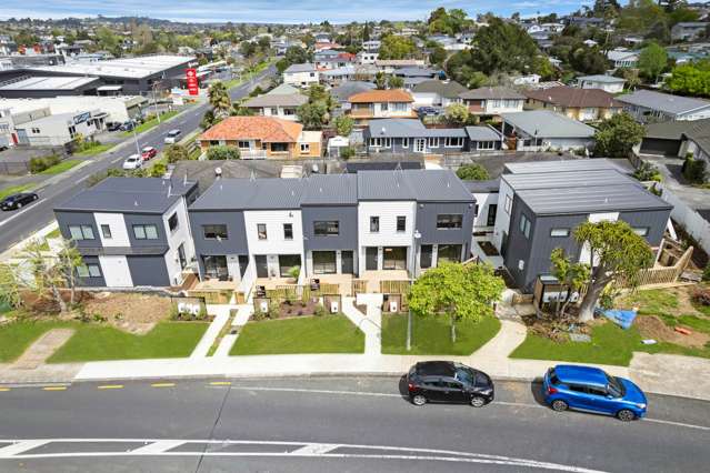 Brand New FREEHOLD homes - SELLING FAST!!