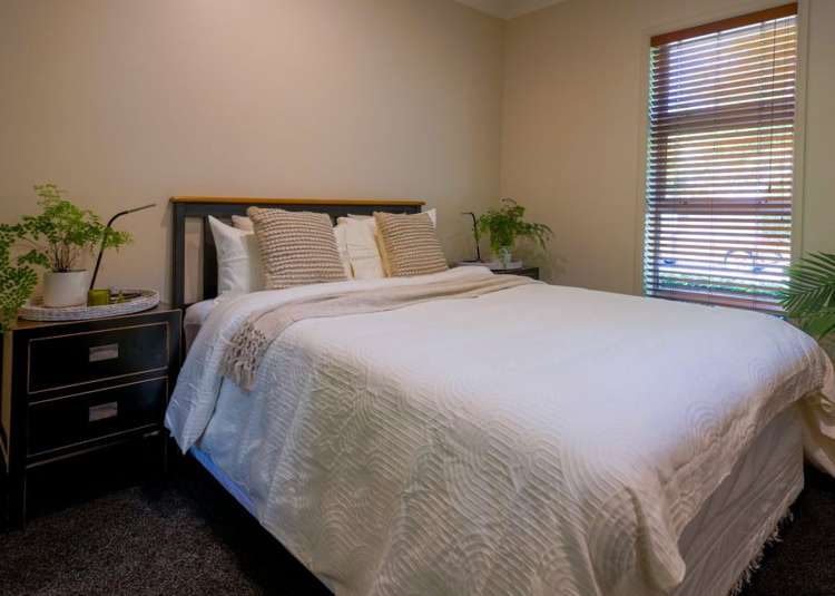 147 Hussey Road Northwood_14