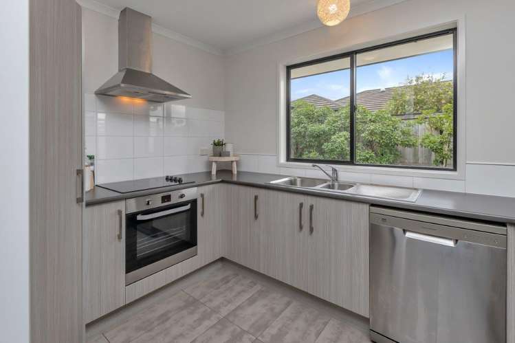 18 Ocean View Rise Ruakaka_5