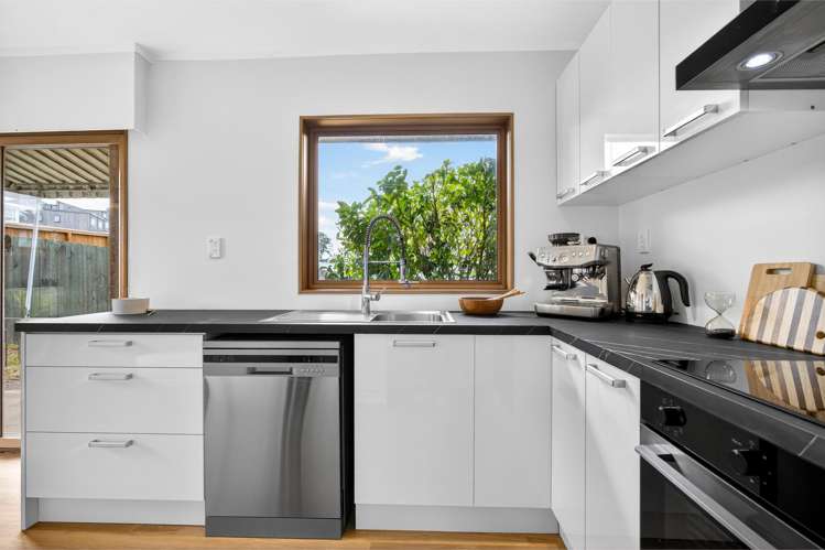 1/10 Manuka Road Glenfield_1