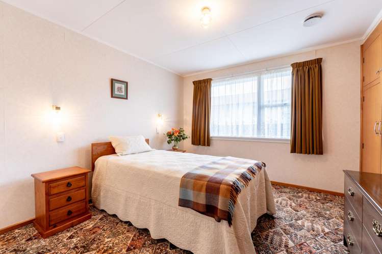 108 Pages Road Marchwiel_12