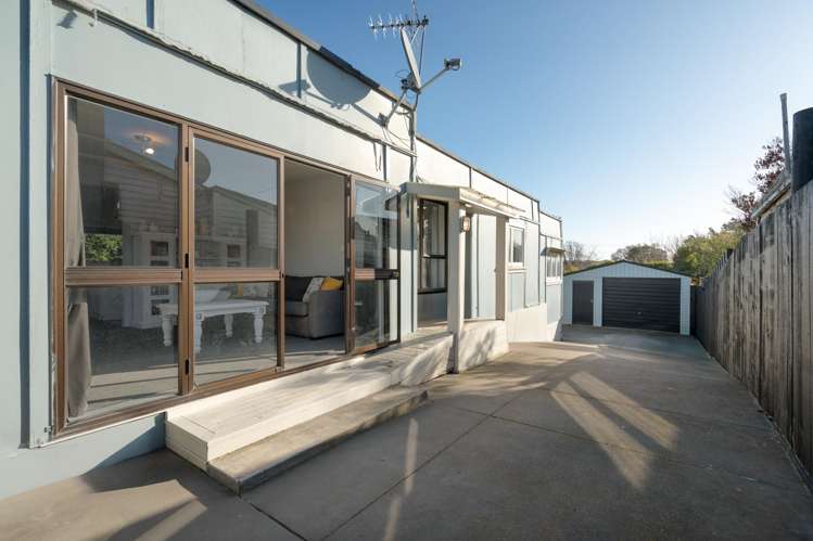 41 Batten Grove The Pines Beach_14