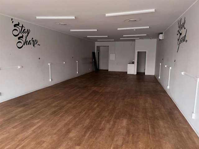 Unit 17, 35 Whatawhata Road, Dinsdale Shopping Dinsdale_2