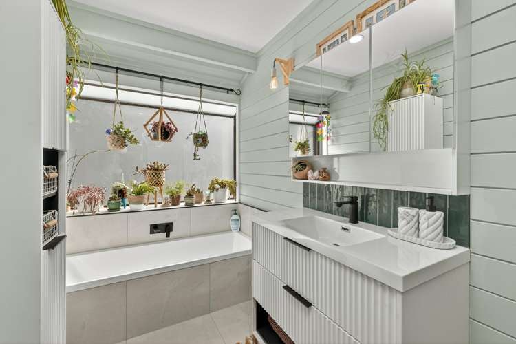 189 Rocking Horse Road Southshore_13