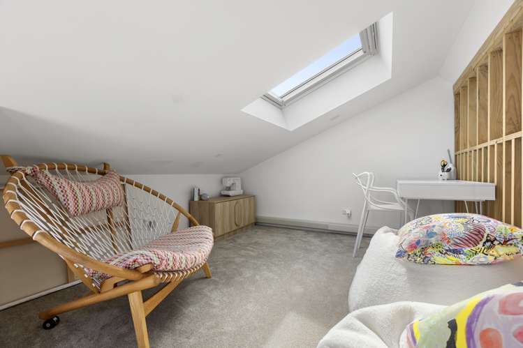 5b Holland Avenue Point England_21