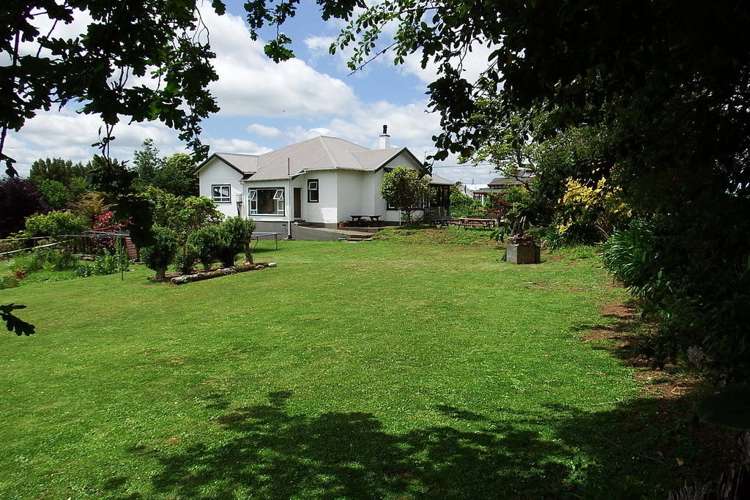 74 Pembroke Road Stratford_13