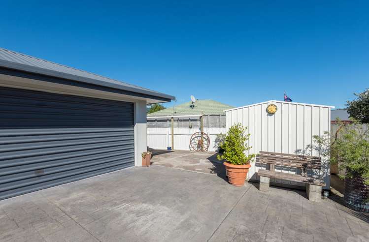 12 Kate Edgar Place Stoke_3