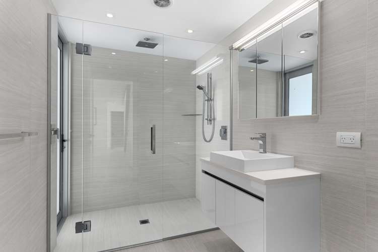 4 Breadalbane Place Langs Beach_16