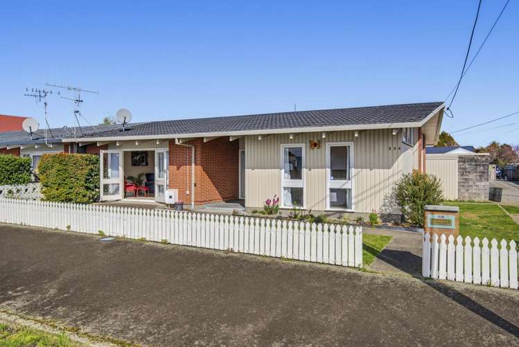 556 Queen Street East Levin_2