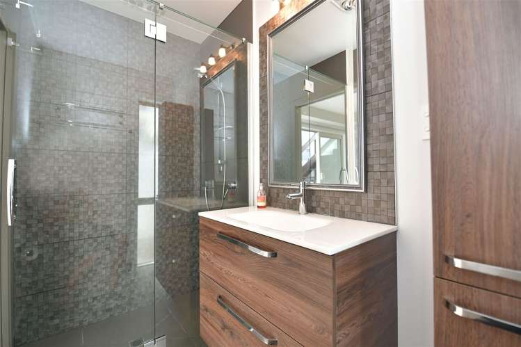 97 Voyager Drive Gulf Harbour_18