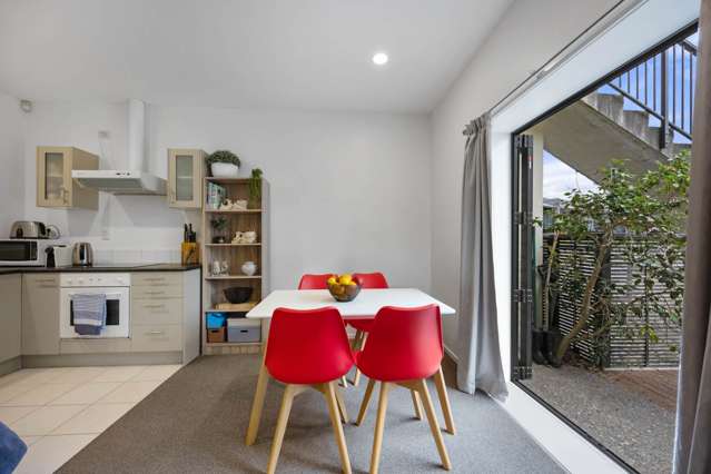 2 Bedrooms. 2 Car Parks. Zero Excuses