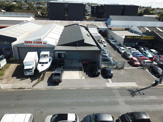 Affordable Onehunga warehouse - 428sqm