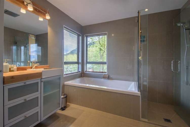 6 Evergreen Place Fernhill/Sunshine Bay_21