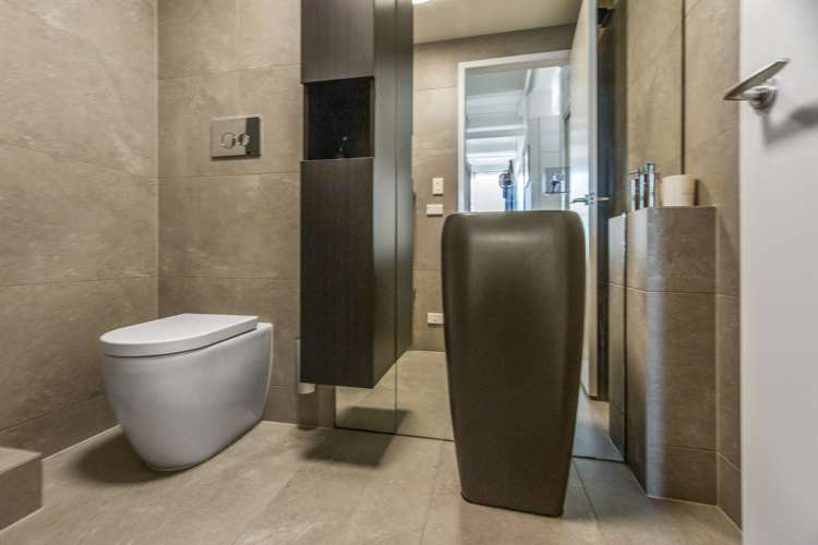 2c/2 Queen Street Auckland Central_17