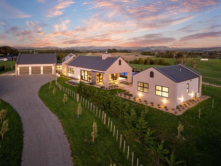 83 Charles Robert Drive Kahutara_42