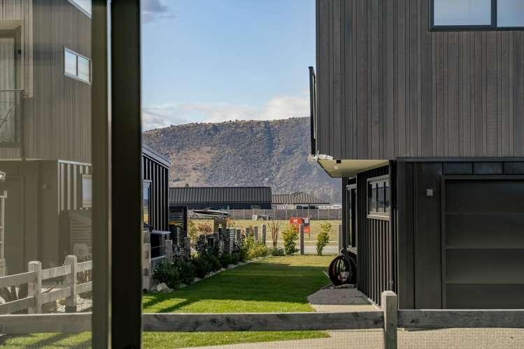 5 Wallace Place Wanaka_11