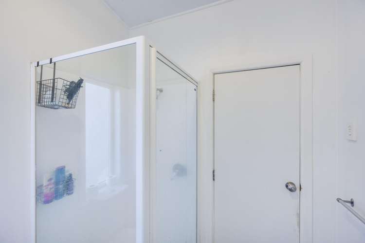 2 Avondale Road Taradale_14