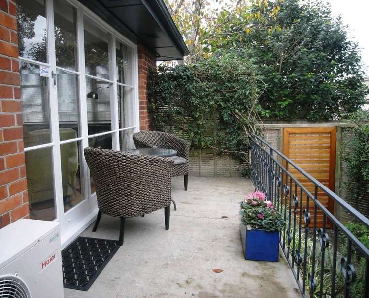 56 Willcott Street Mount Albert_13