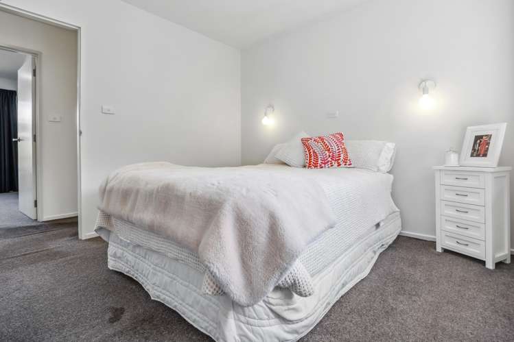 22 Regency Crescent Redwood_11