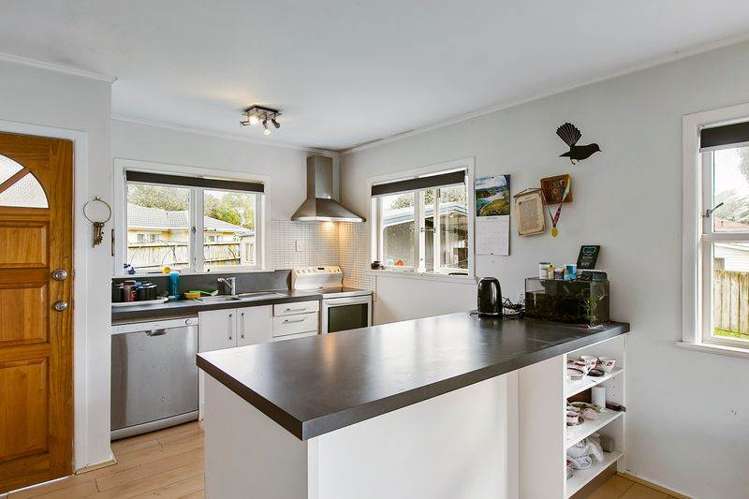 59 Divich Avenue Te Atatu South_6