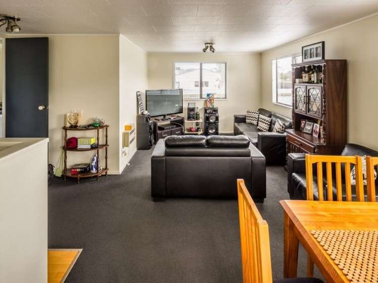 53a Awamutu Grove Waiwhetu_1