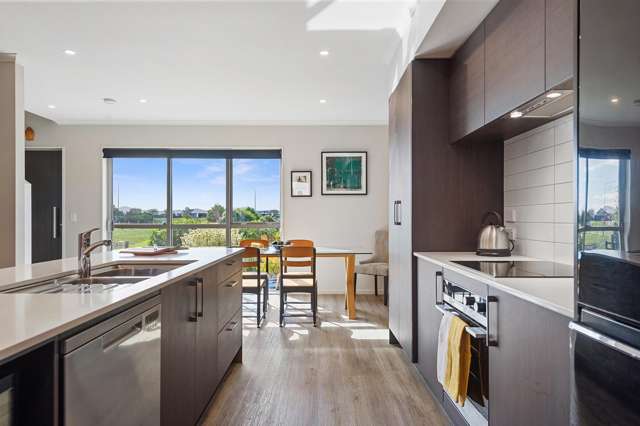 8 William Dawson Crescent Wigram_4