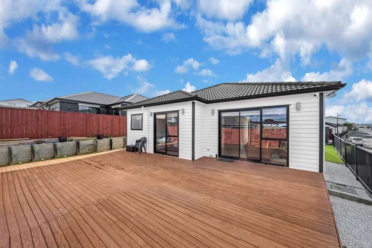 2 Rarangi Mai Lane Karaka_23
