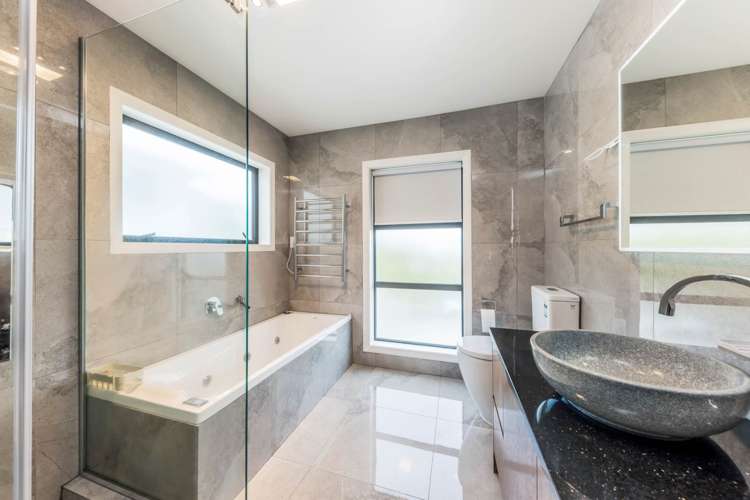 29 Casheltown Way Flat Bush_13