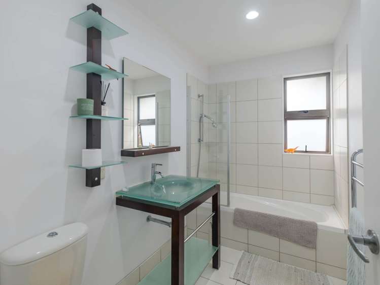 147 Alec Craig Way Gulf Harbour_9