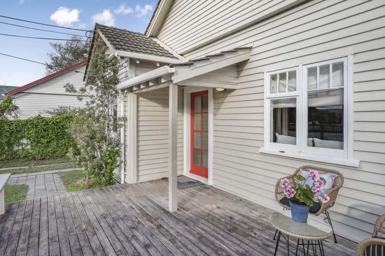 12 Pohutukawa Street Woburn_2