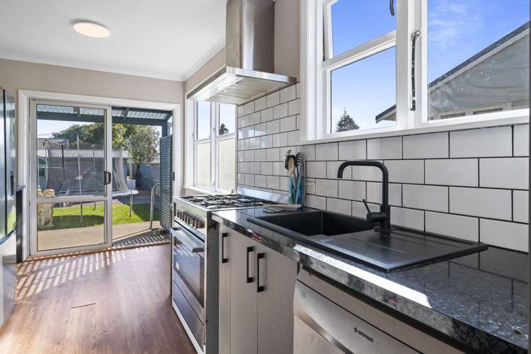 13 Collins Crescent Feilding_4