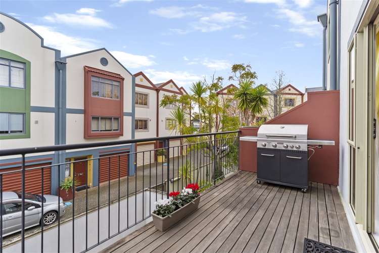27/14 Ambrico Place New Lynn_4
