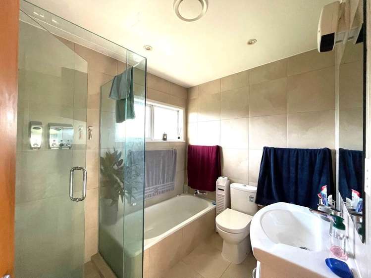 22 Fratley Avenue Farm Cove_13