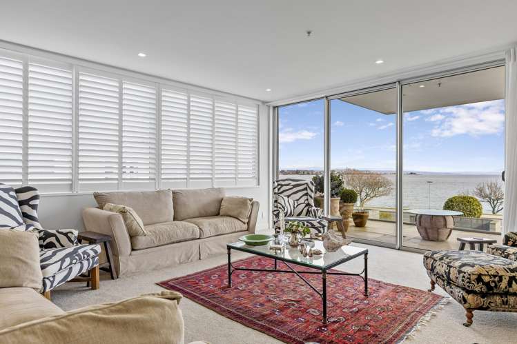 9/110 Lake Terrace_5