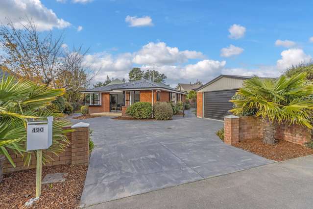 Stylishly Renovated, Perfectly Positioned!