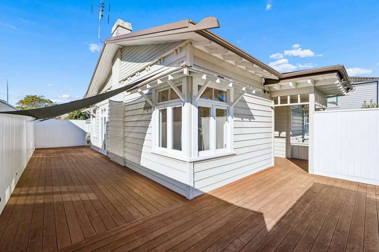 6 Lyon Avenue Mt Albert_13