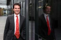 Should Kiwis lock in a 5-year rate? Economist who got it right in 2021 says yes