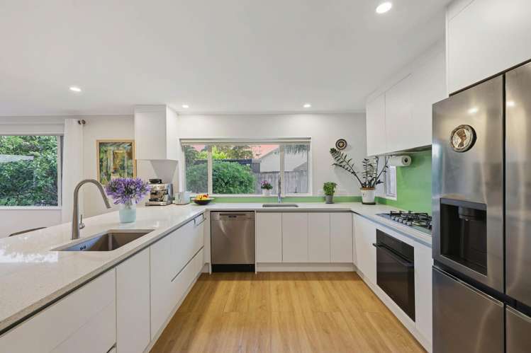 22 Windfall Grove Greenhithe_9