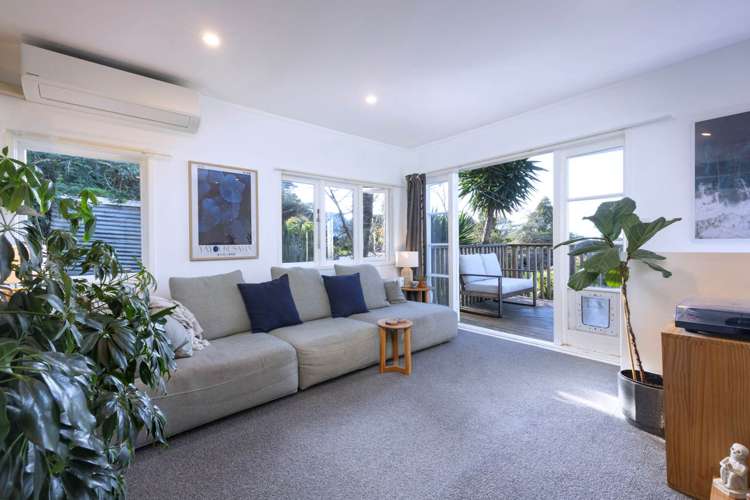 19 Kauri Point Road Laingholm_1