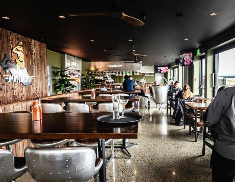 650 Lake Terrace Wharewaka_17