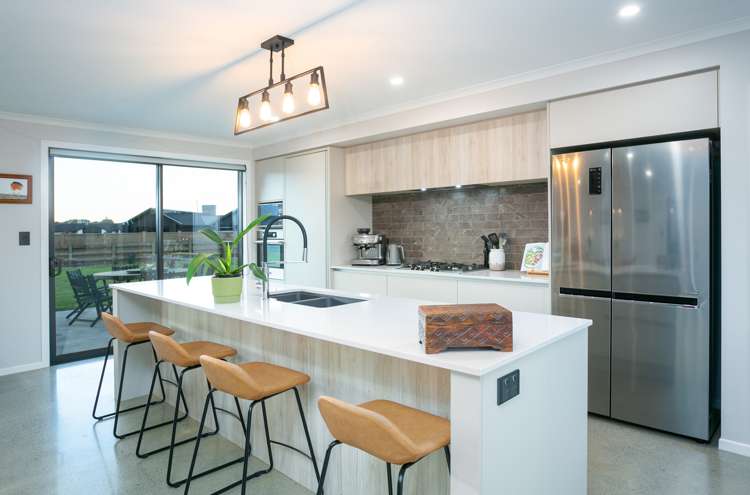 43 Seachange Drive Leamington_5