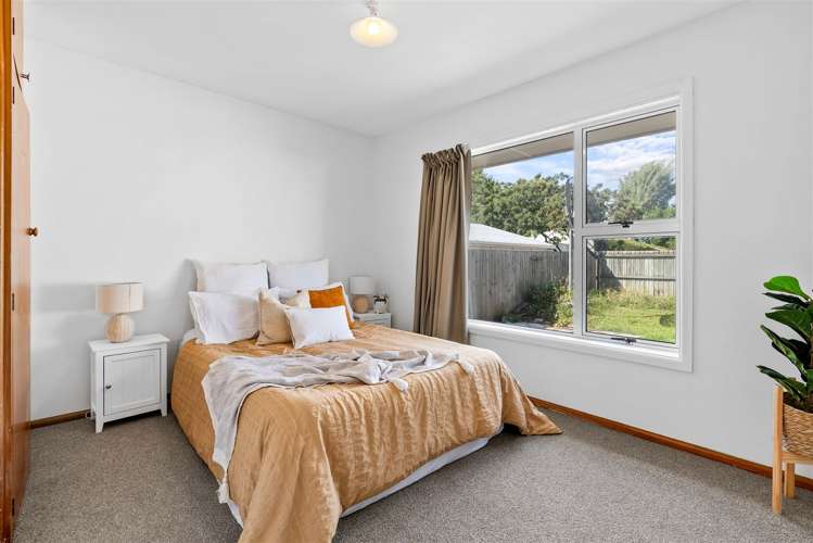 65 Woodbury Street Russley_8