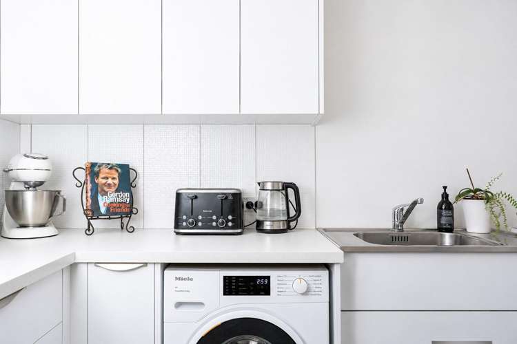 2 Fern Grove Taradale_12